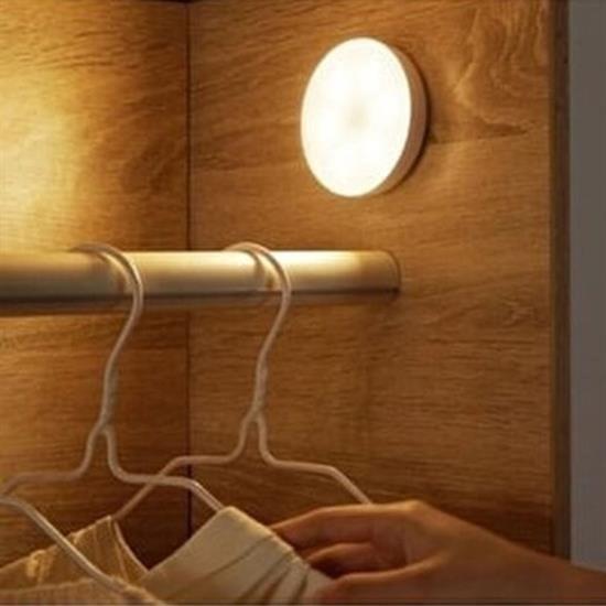 Hareket Sensörlü Usb Şarjlı Spot Lamba Mıknatıslı ve Yapışkanlı Gün Işığı Renk Led Hareket Sensörlü Usb Şarjlı Spot Lamba Mıknatıslı ve Yapışkanlı Gün Işığı Renk Led