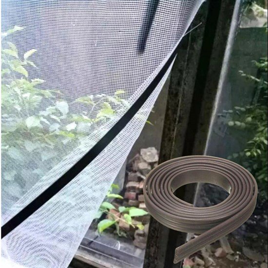 Yapışkanlı Şerit Mıknatıs Magnet Kes Kullan Güçlü Sağlam Rulo Çıkarılması Kolay Siyah 2cm x 1 mt Yapışkanlı Şerit Mıknatıs Magnet Kes Kullan Güçlü Sağlam Rulo Çıkarılması Kolay Siyah 2cm x 1 mt