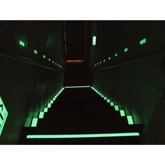 Karanlıkta Işık Veren Yansıyan 4 Metre Fosforlu Yeşil Şerit Bant Karanlıkta Işık Veren Yansıyan 4 Metre Fosforlu Yeşil Şerit Bant