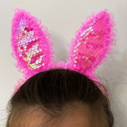 Kenarları Dantelli Fuşya Pullu Payetli Led Işıklı Tavşan Kulak Taç 23x19 cm Kenarları Dantelli Fuşya Pullu Payetli Led Işıklı Tavşan Kulak Taç 23x19 cm