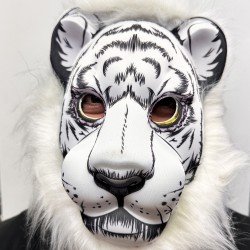 Beyaz Yeleli Aslan Maskesi Mega Peluş Maske 8 No Beyaz Yeleli Aslan Maskesi Mega Peluş Maske 8 No