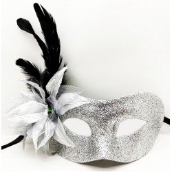 Gümüş Renk Metalize Sim Görünümlü Parlak Tüylü Parti Maskesi 22x19 cm Gümüş Renk Metalize Sim Görünümlü Parlak Tüylü Parti Maskesi 22x19 cm