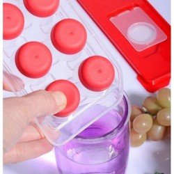 Kapaklı Buz Kalıbı Yapışmaz - Bas Parmak Kolay Çıkar Kapaklı Buz Kalıbı Yapışmaz - Bas Parmak Kolay Çıkar