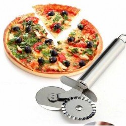 Çİft Başlı Metal Pizza Kesici ve Hamur Ruleti Çİft Başlı Metal Pizza Kesici ve Hamur Ruleti
